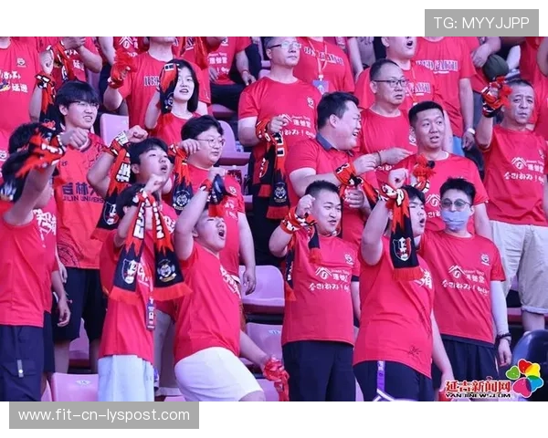 球星赛季首秀高分登场，球队气势如虹，赛季球员